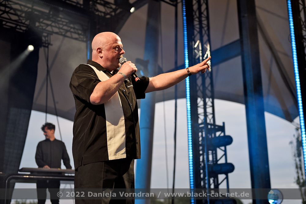 VNV Nation