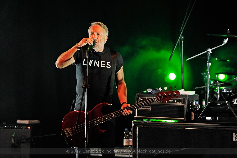 Peter Hook & The Light