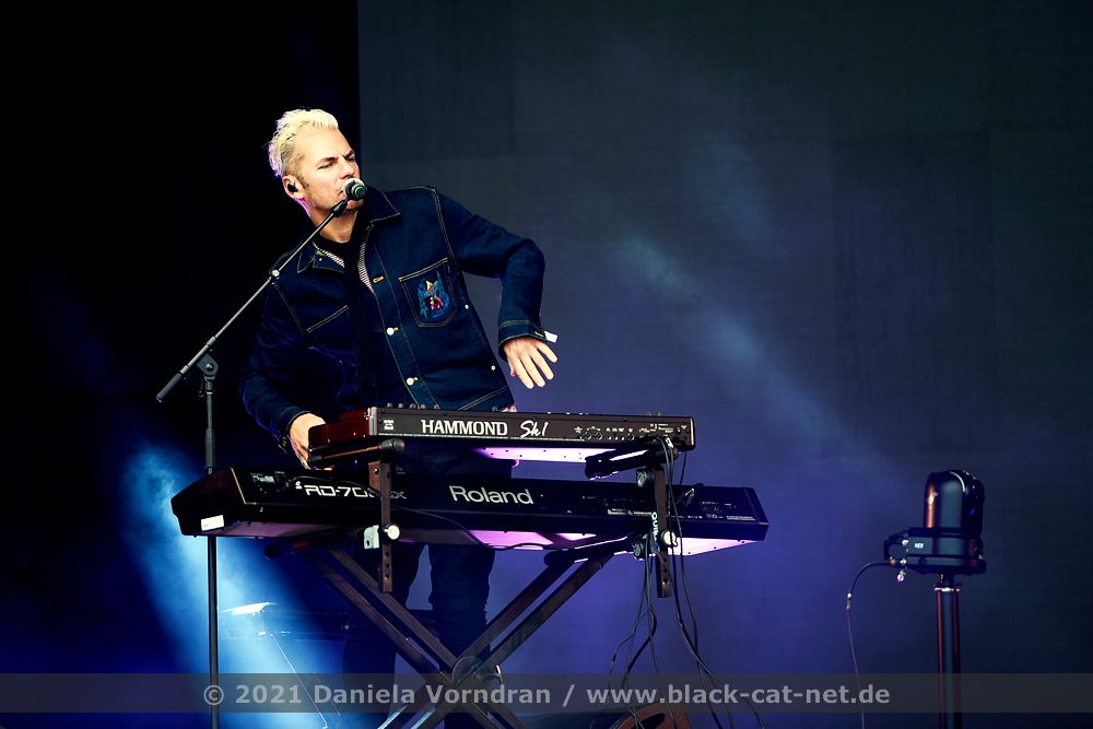 Toploader
