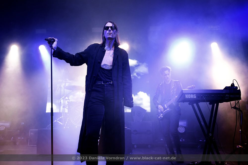 Cold Cave